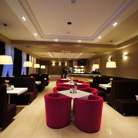 Hotel Hibiskus Boguchwała Eksteriør billede