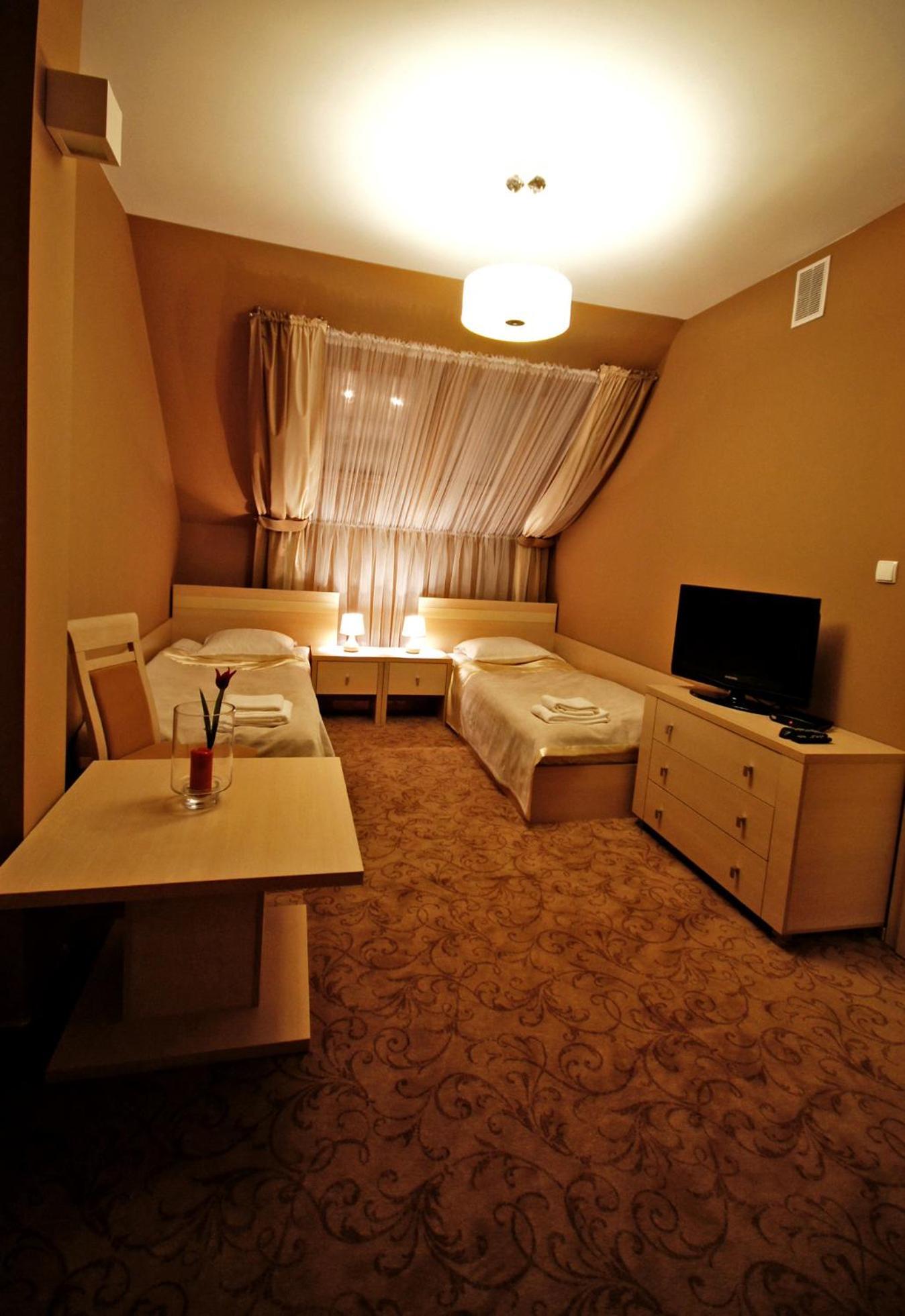 Hotel Hibiskus Boguchwała Eksteriør billede